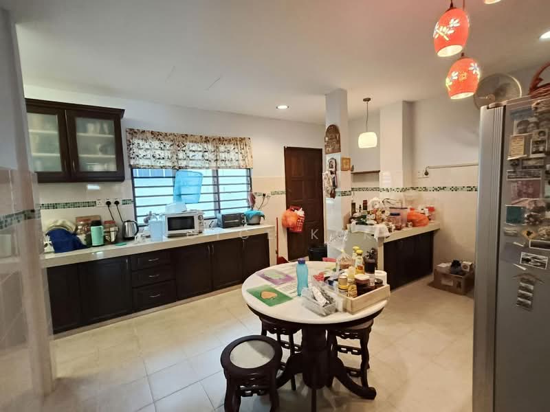 1.5-storey Terraced House for Sale in Usj 3 (Subang Jaya) - Joyce Kok - Kitchen - PropertyGuru.com.my