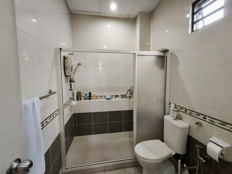 1.5-storey Terraced House for Sale in Usj 3 (Subang Jaya) - Joyce Kok - Bathroom - PropertyGuru.com.my
