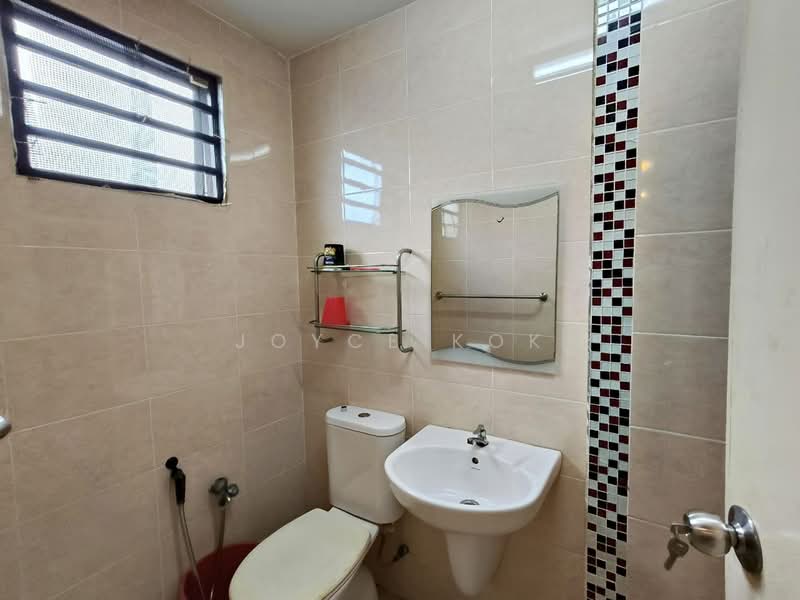 1.5-storey Terraced House for Sale in Usj 3 (Subang Jaya) - Joyce Kok - Bathroom - PropertyGuru.com.my