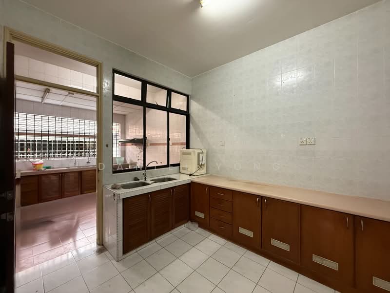 Semi-Detached House for Sale in Taman Perling (Perling) - Daniel Yong - Kitchen - PropertyGuru.com.my