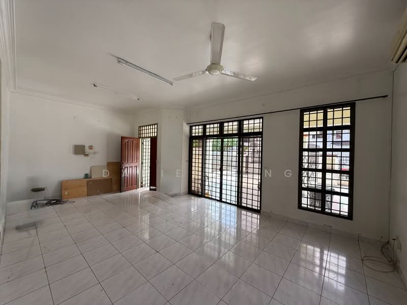 Semi-Detached House for Sale in Taman Perling (Perling) - Daniel Yong - Living Room - PropertyGuru.com.my