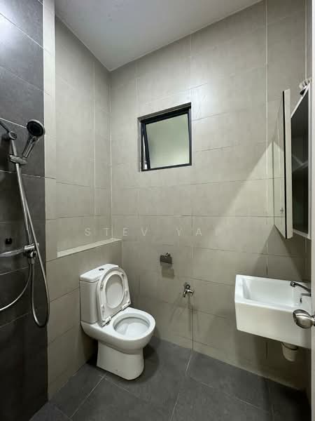 Kondominium untuk Dijual di Lido Four Seasons Residence - Stev Yap - Bathroom - PropertyGuru.com.my