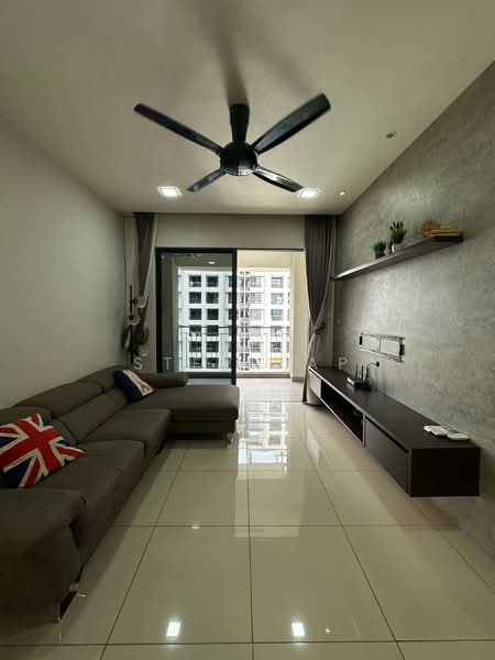 Kondominium untuk Dijual di Lido Four Seasons Residence - Stev Yap - Living Room - PropertyGuru.com.my