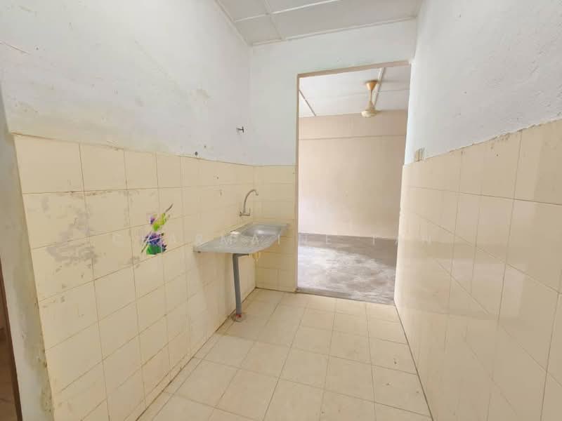Flat for Sale at Taman Bukit Angsana - Charmaine Tan - Kitchen - PropertyGuru.com.my