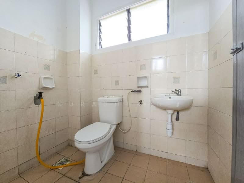Townhouse for Sale in Kajang Perdana (Kajang) - Nurashekin . - Bathroom - PropertyGuru.com.my