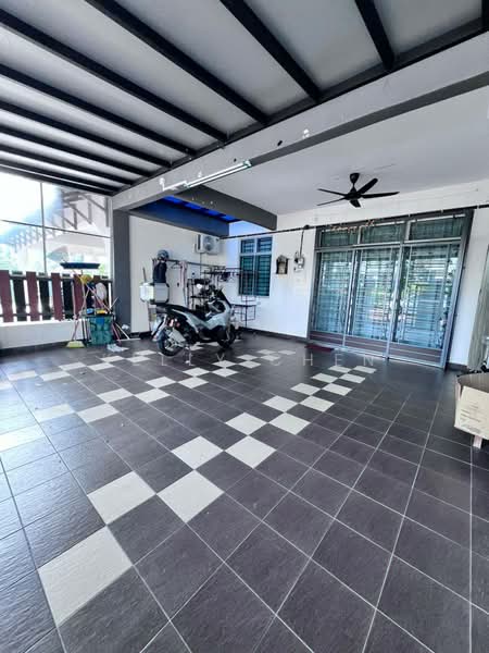 2-storey Terraced House for Sale in Taman Nusa Bestari (Iskandar Puteri (Nusajaya)) - Kelly Chen - Car Park - PropertyGuru.com.my