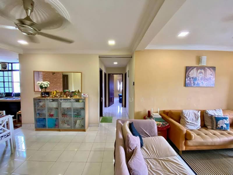 Flat for Sale at Pangsapuri Permata - Noraini Dahan - Living Room - PropertyGuru.com.my