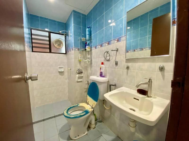 Flat for Sale at Pangsapuri Permata - Noraini Dahan - Bathroom - PropertyGuru.com.my