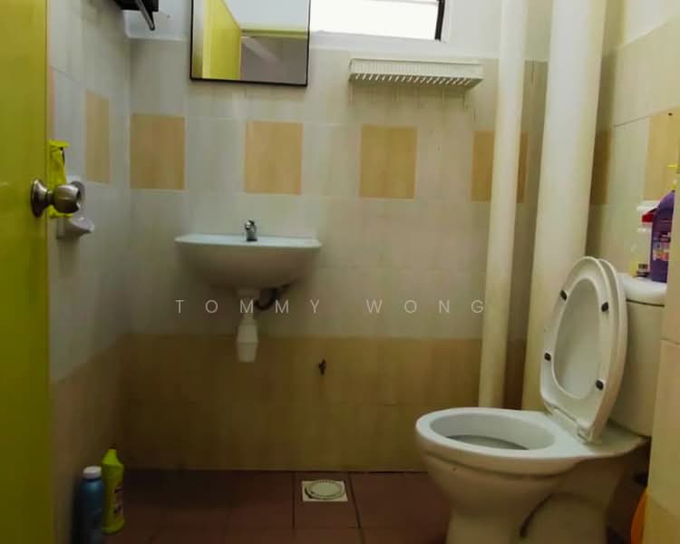 Apartment for Rent at Astaka Heights Apartments - Tommy Wong - Bathroom - PropertyGuru.com.my