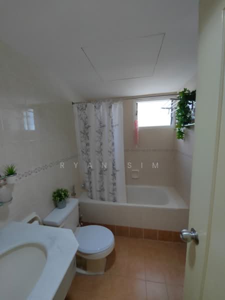 Condominium for Rent at Gurney Park Condominium - Ryan Sim - Bathroom - PropertyGuru.com.my