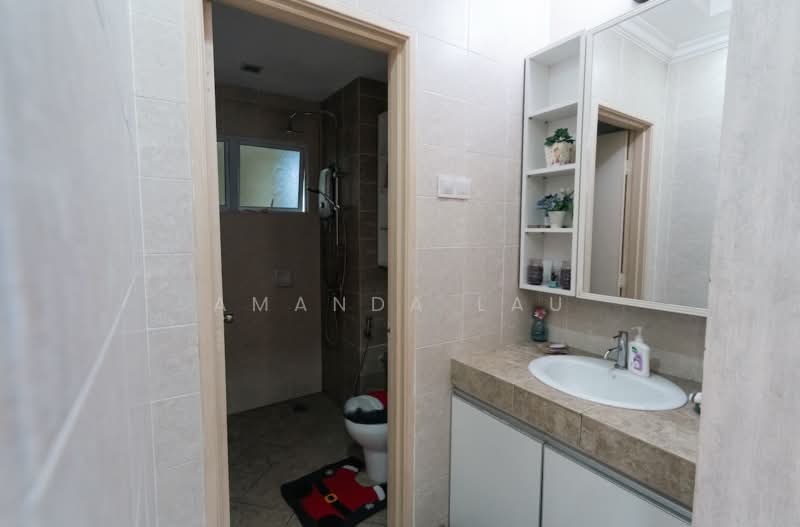 Condominium for Sale at Aseana Puteri - Amanda Lau - Common Bathroom - PropertyGuru.com.my