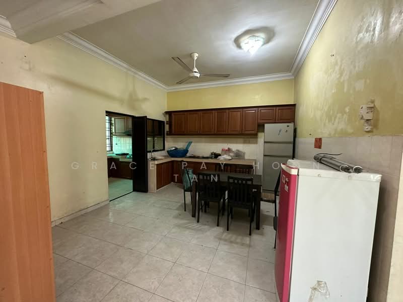 Semi-Detached House for Sale in Bandar Bukit Tinggi 2 (Klang) - Grace Pay Hoon Tan - Kitchen - PropertyGuru.com.my