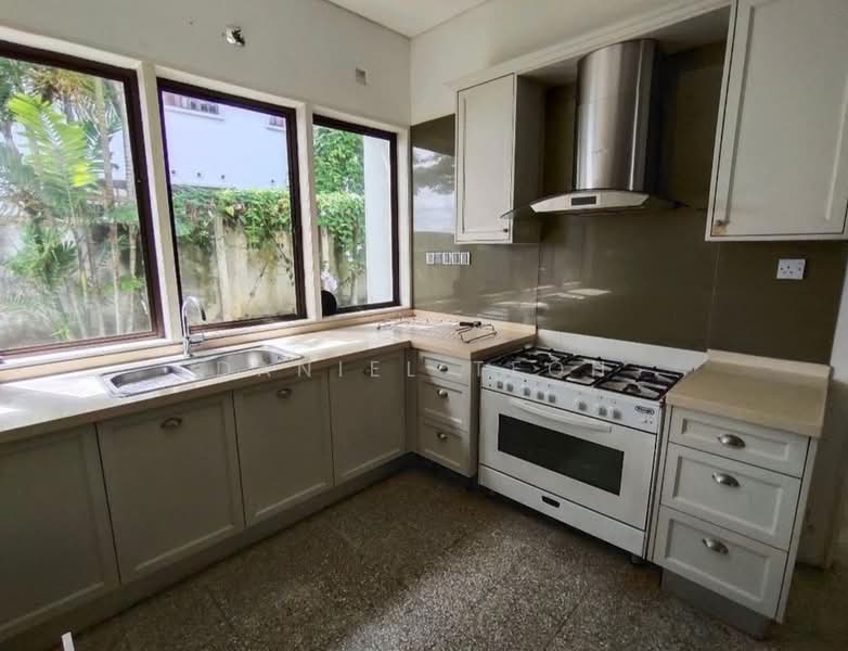 Bungalow for Rent in Seri Tanjung Pinang (Tanjung Tokong) - Daniel Teoh - Kitchen - PropertyGuru.com.my
