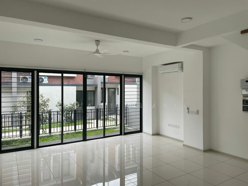 Rumah Teres untuk Disewa di Shah Alam (Selangor) - Ismadi Ismail - Living Room - PropertyGuru.com.my