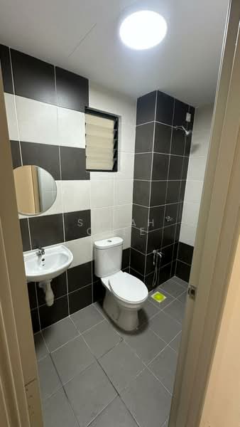 Servis Apartment untuk Disewa di Residensi Emas - Sarah Chee - Bathroom - PropertyGuru.com.my