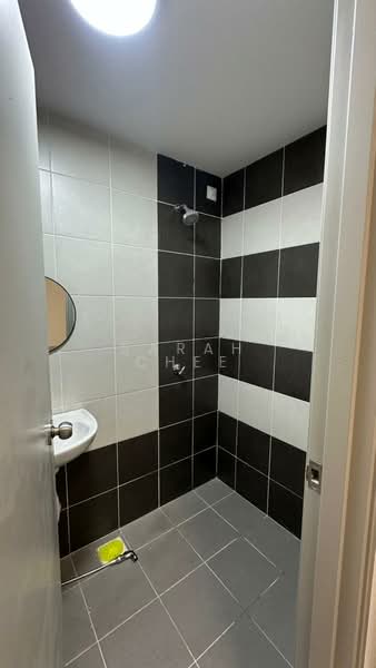 Servis Apartment untuk Disewa di Residensi Emas - Sarah Chee - Bathroom - PropertyGuru.com.my