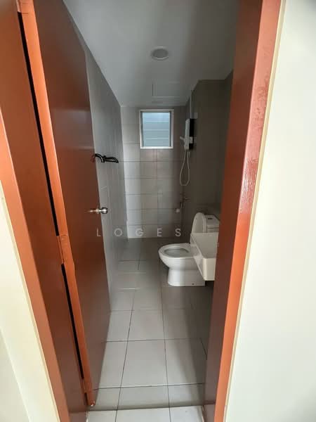 Condominium for Rent at Lakefront Homes - Loges . - Bathroom - PropertyGuru.com.my