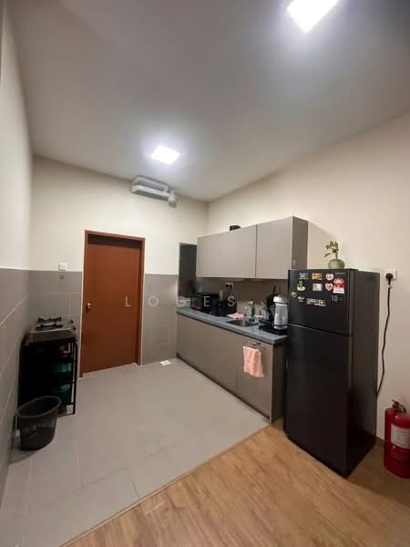 Condominium for Rent at Lakefront Homes - Loges . - Kitchen - PropertyGuru.com.my