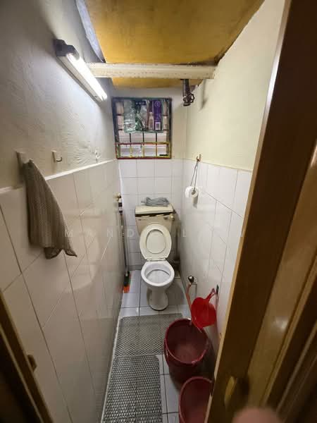 Apartment for Sale at Apartment Idaman - Mandy Liew - Bathroom - PropertyGuru.com.my