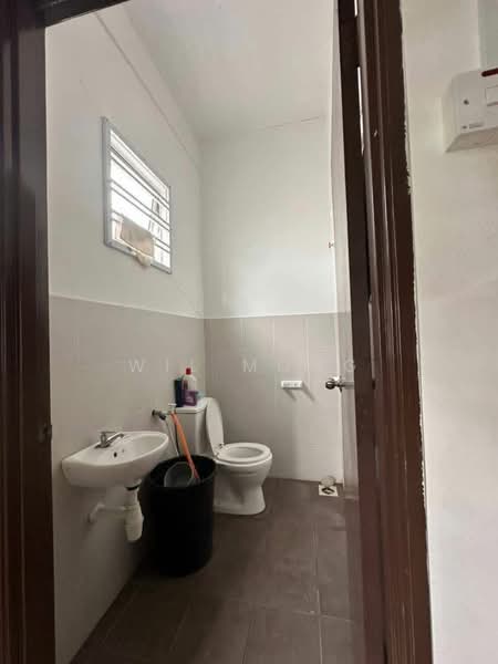 2-storey Terraced House for Sale in Taman Scientex Senai (Senai) - Wil Mong - Bathroom - PropertyGuru.com.my
