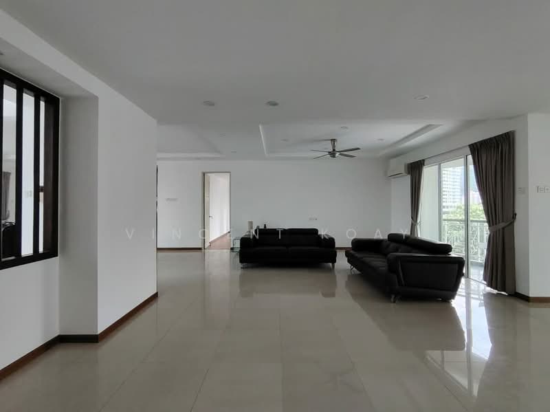 Kondominium untuk Dijual di Tanjung Beach Condominium - Vincent Koay - Living Room - PropertyGuru.com.my