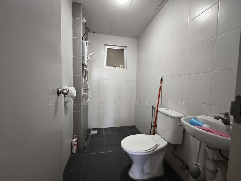 Pangsapuri untuk Dijual di Harmoni 1 - Syamsul Ilham - Bathroom - PropertyGuru.com.my