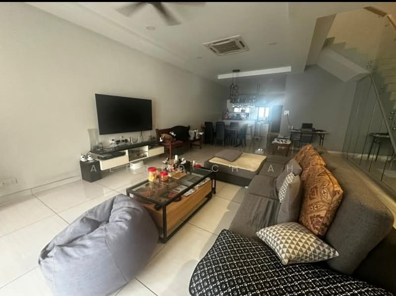 Rumah Teres 2 Tingkat untuk Dijual di Laman Glenmarie (Shah Alam) - Alfred Cheah - Living Room - PropertyGuru.com.my