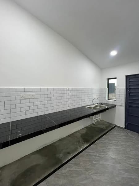 Rumah Teres 1 Tingkat untuk Dijual di Taman Saleng Jaya (Kulai) - Wil Mong - Kitchen - PropertyGuru.com.my