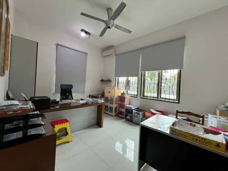 Bungalow for Sale in Permas Jaya (Johor) - Daniel Yong - Study - PropertyGuru.com.my
