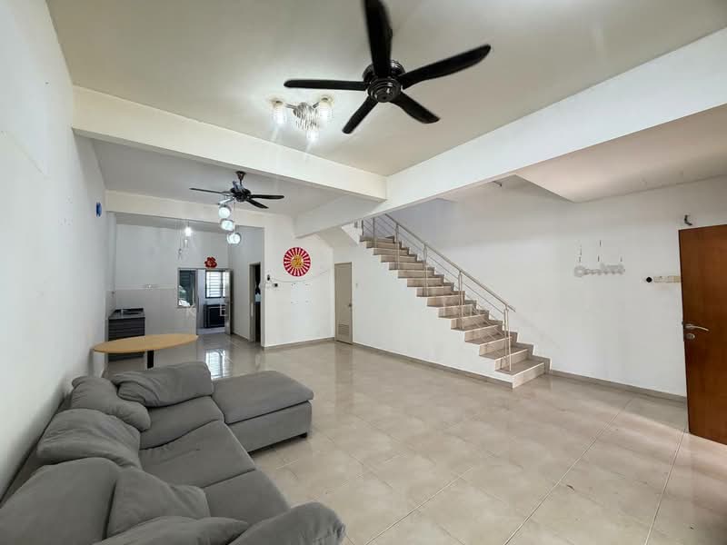 2-storey Terraced House for Sale in Taman Nusa Sentral (Iskandar Puteri (Nusajaya)) - Keith Ching - Living Room - PropertyGuru.com.my