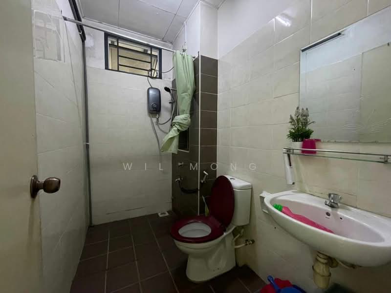 Rumah Teres 2 Tingkat untuk Dijual di Taman Ehsan Jaya (Ulu Tiram) - Wil Mong - Bathroom - PropertyGuru.com.my