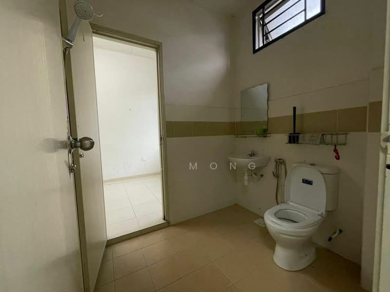 Rumah Teres 2 Tingkat untuk Dijual di Taman Ehsan Jaya (Ulu Tiram) - Wil Mong - Bathroom - PropertyGuru.com.my