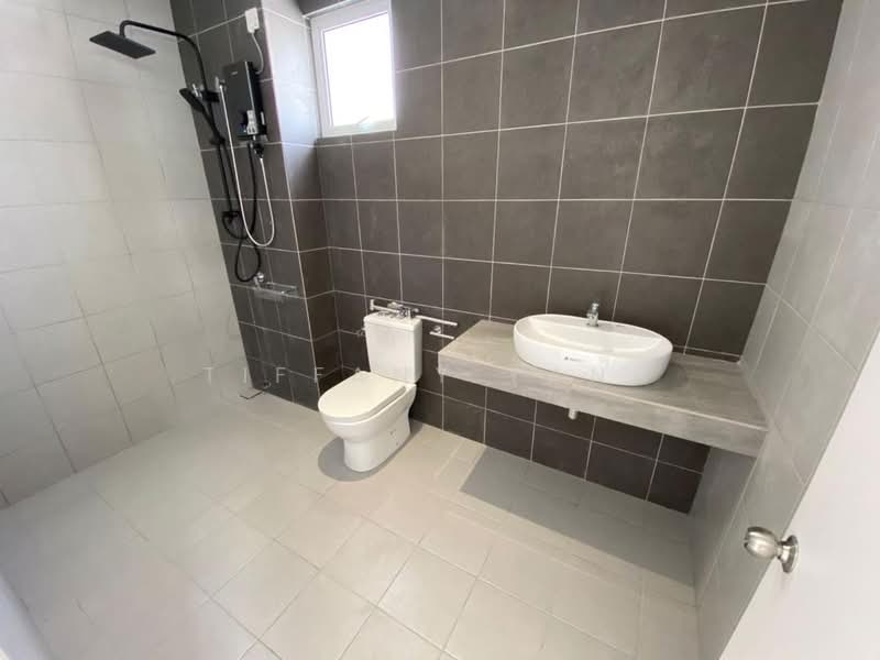 2-storey Terraced House for Sale in Bandar Country Homes (Rawang) - Tiffany Yang - Bathroom - PropertyGuru.com.my