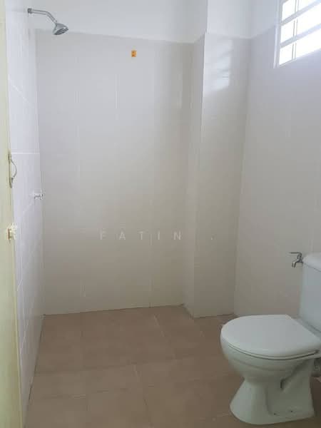 2-storey Terraced House for Sale in Gopeng (Perak) - Fatin . - Bathroom - PropertyGuru.com.my