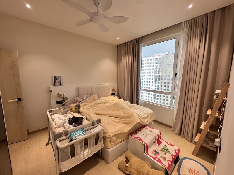 Service Residence for Sale at D'carlton (Residensi Seri Mega) - John Low - Bedroom - PropertyGuru.com.my