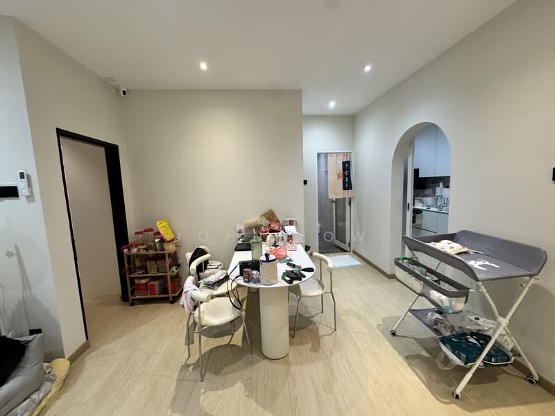 Service Residence for Sale at D'carlton (Residensi Seri Mega) - John Low - Interior - PropertyGuru.com.my