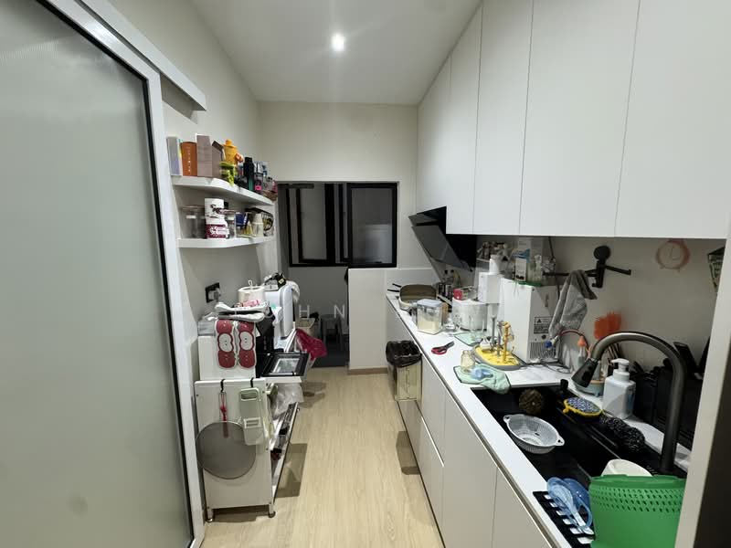 Service Residence for Sale at D'carlton (Residensi Seri Mega) - John Low - Kitchen - PropertyGuru.com.my