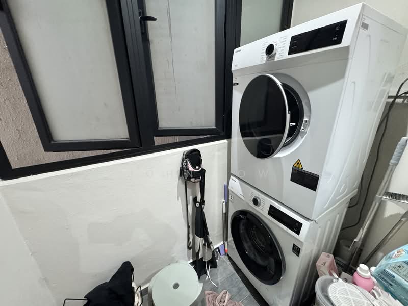 Service Residence for Sale at D'carlton (Residensi Seri Mega) - John Low - Interior - PropertyGuru.com.my