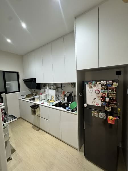 Service Residence for Sale at D'carlton (Residensi Seri Mega) - John Low - Kitchen - PropertyGuru.com.my