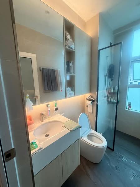 Servis Apartment untuk Dijual di D'carlton (Residensi Seri Mega) - John Low - Bathroom - PropertyGuru.com.my
