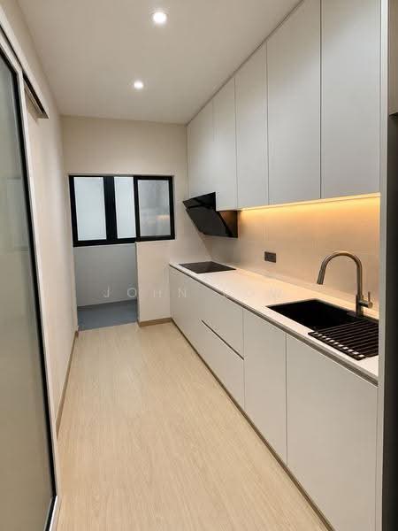 Kediaman Servis untuk Dijual di D'carlton (Residensi Seri Mega) - John Low - Kitchen - PropertyGuru.com.my