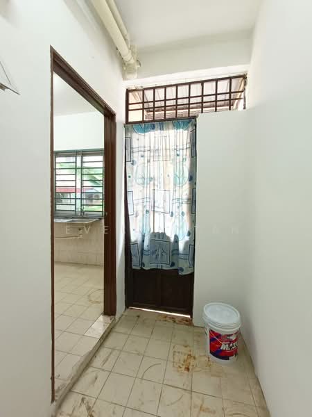 Pangsapuri untuk Disewa di Taman Desa Kempas - Evelyn Tan - Kitchen - PropertyGuru.com.my