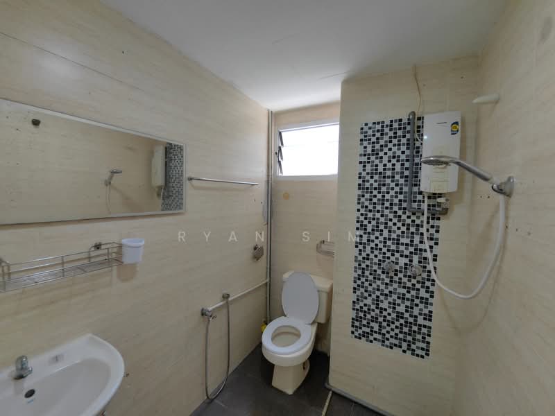 Condominium for Rent at Gurney Park Condominium - Ryan Sim - Bathroom - PropertyGuru.com.my