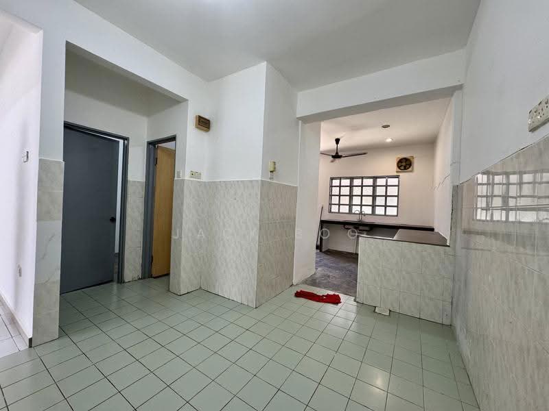 2-storey Terraced House for Sale in Bandar Bukit Tinggi 2 (Klang) - Jack Boo - Kitchen - PropertyGuru.com.my