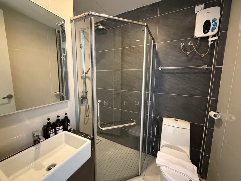 Condominium for Sale at Bay Point @ Country Garden Danga Bay - Ben Foo - Bathroom - PropertyGuru.com.my