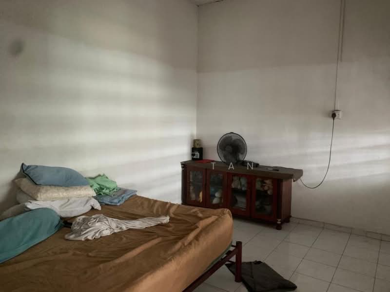 1-storey Terraced House for Sale in Ulu Tiram (Johor) - June Tan - Bedroom - PropertyGuru.com.my