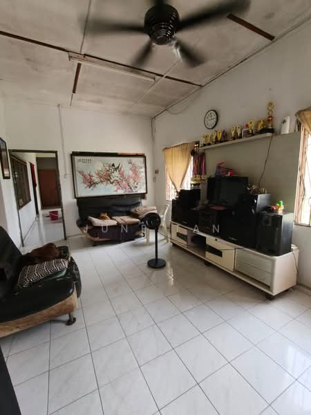 1-storey Terraced House for Sale in Ulu Tiram (Johor) - June Tan - Living Room - PropertyGuru.com.my