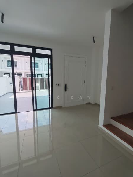 Rumah Teres 2 Tingkat untuk Dijual di Bandar Seri Alam (Masai) - Max Kan - Entrance - PropertyGuru.com.my