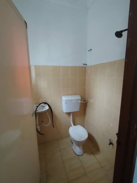 1-storey Terraced House for Rent in Taman Sri Andalas (Klang) - CL Chew - Bathroom - PropertyGuru.com.my