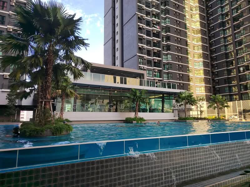 Servis Apartment untuk Dijual di Majestic Maxim - GRACE SUM - Pool - PropertyGuru.com.my